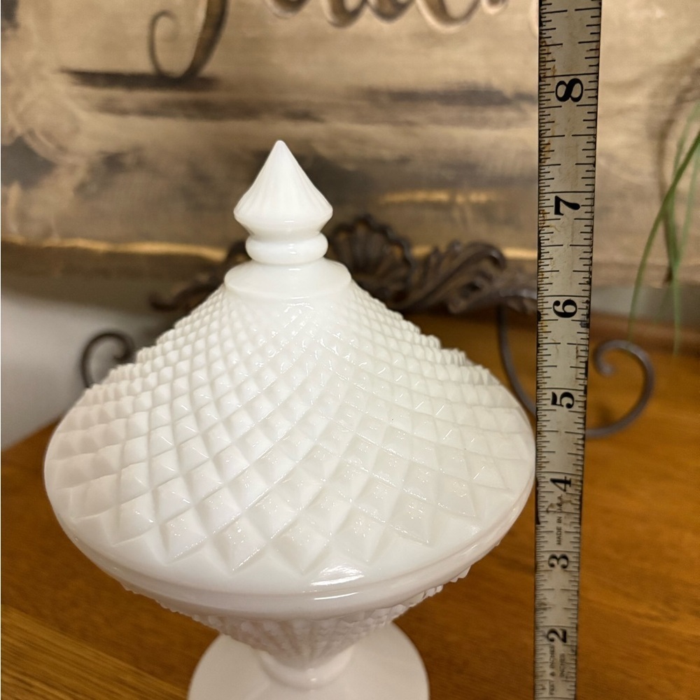 Vintage Westmoreland Milk Glass White English Hobnail Pedestal LiddedCandy Dish - Picture 6 of 7
